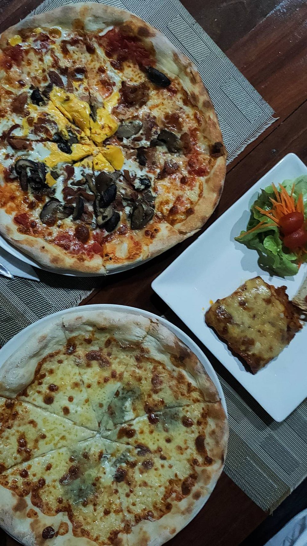 ピザ、タオ様の洋食