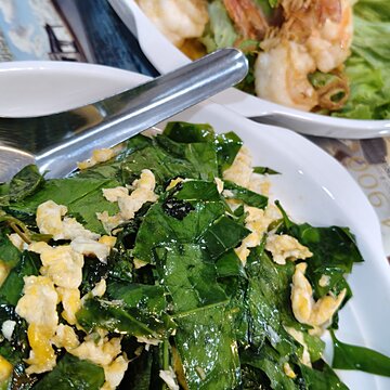 タイ料理＝辛いは誤解？海上がりに最高な「辛くない」激ウマ現地ローカルフード アイキャッチ画像